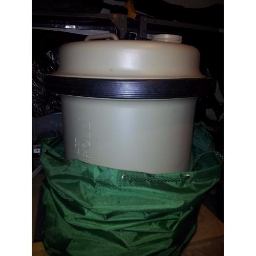 Aquaroll 40l including cover and handle