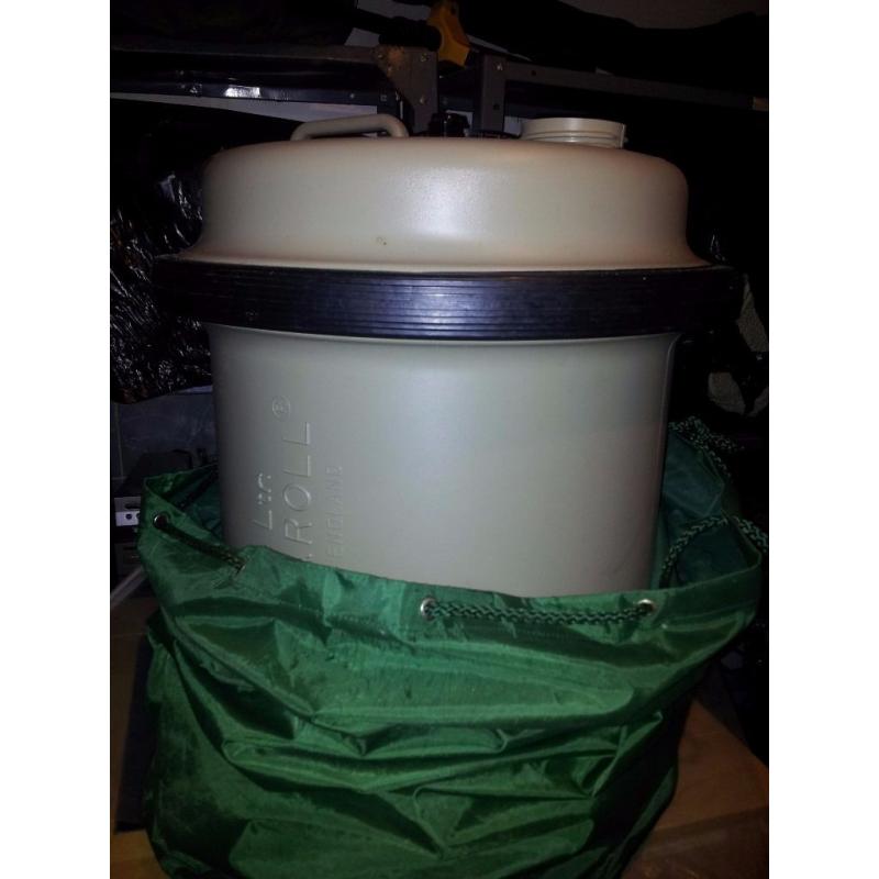 Aquaroll 40l including cover and handle