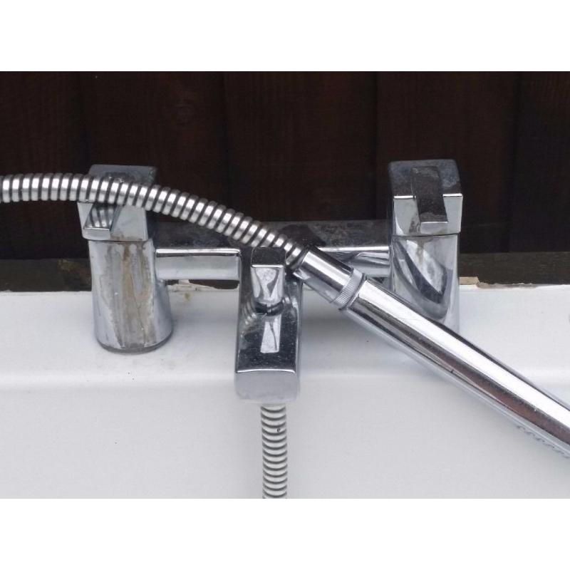 Modern square bath (used)