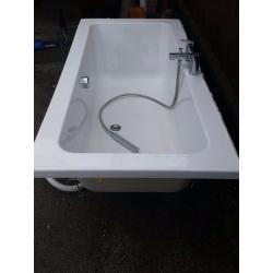 Modern square bath (used)