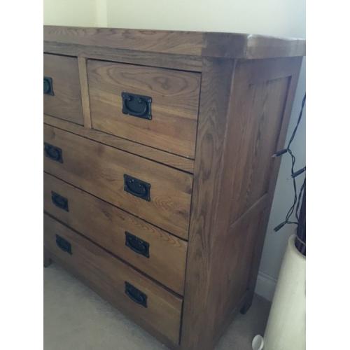 Oak chest of drawers