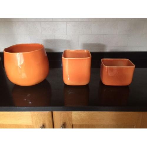 Elegant Kelly Hoppen earthenware pots (condition, brand new) in original boxes