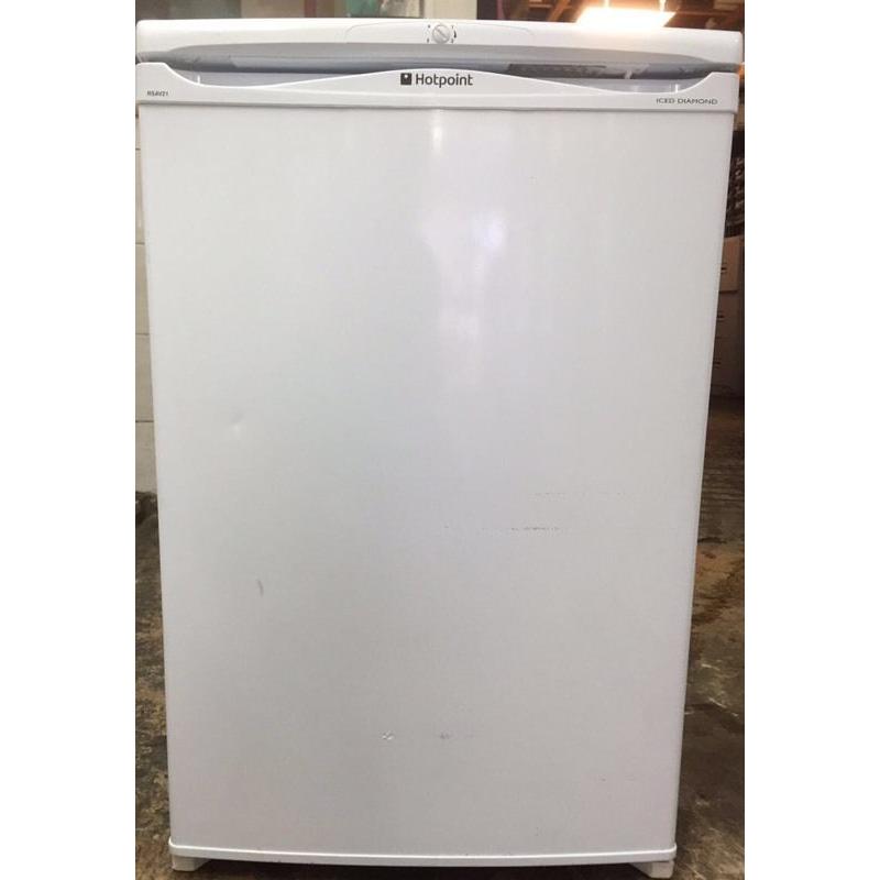 //(%)\ HOTPOINT UNDER COUNTER FRIDGE FREEZER INCLUDES 6 MONTHS GUARANTEE