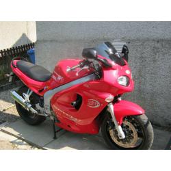 Triumph Sprint 955 ST Excellent all round bike,,must go nead the room