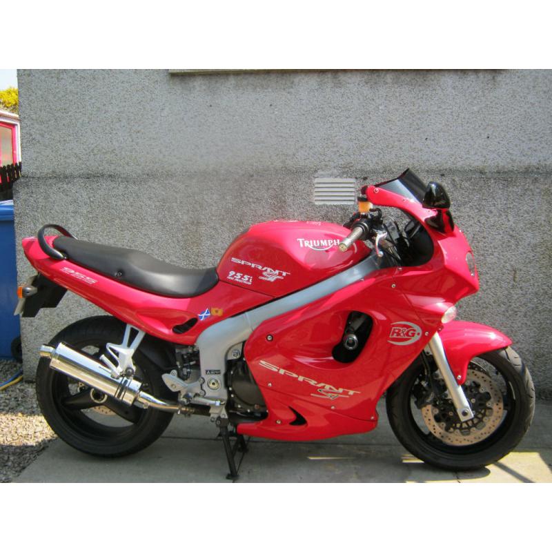 Triumph Sprint 955 ST Excellent all round bike,,must go nead the room