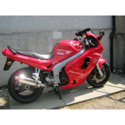 Triumph Sprint 955 ST Excellent all round bike,,must go nead the room