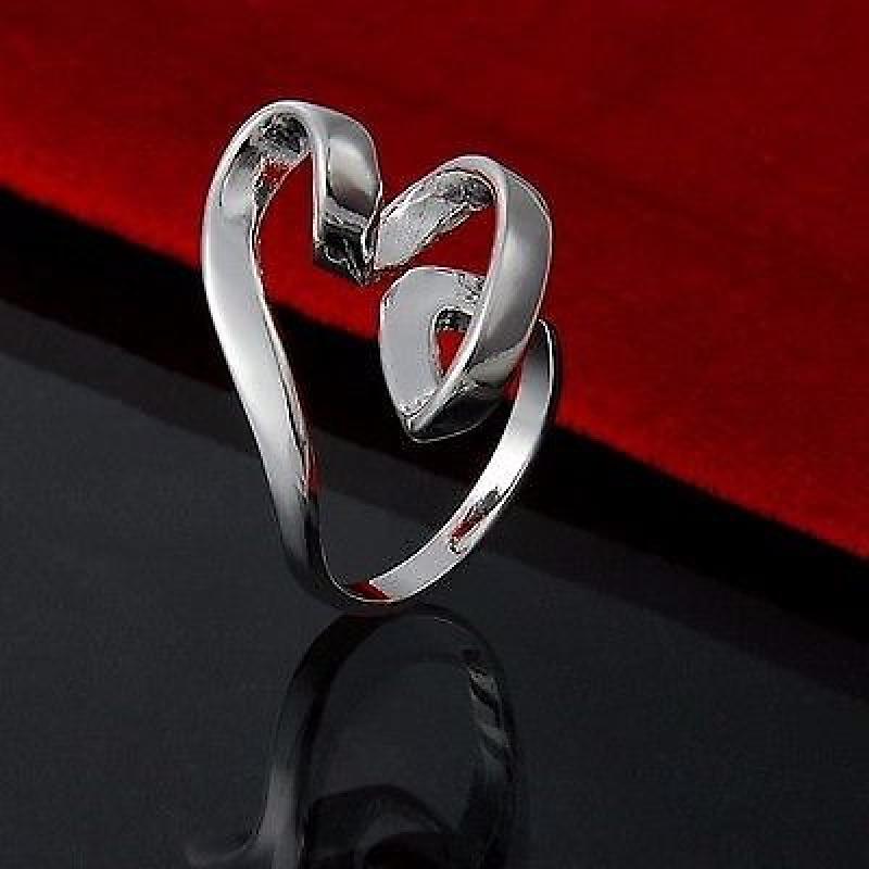 REAL SILVER HALLMARKED RINGS AND NECKLACES AND GENUINE STONES AND CRYSTALS ,