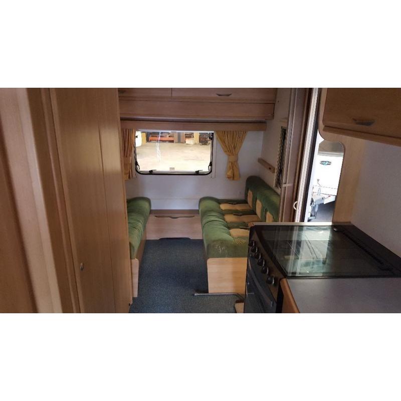 Lunar Zenith 5 berth 2006 caravan