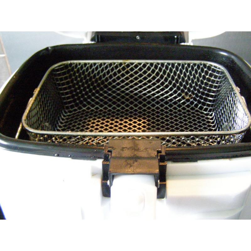 deep fat fryer Maxi-Russell Hobbs