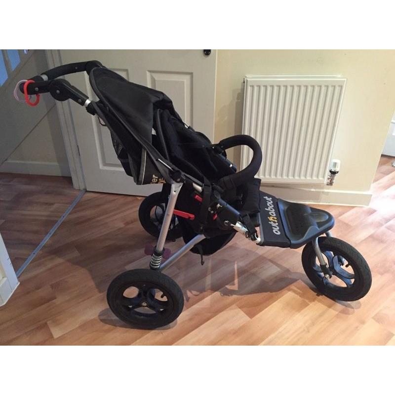Out N About Nipper 360 v3 Single in Black