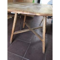 FREE TO COLLECT KITCHEN/DINING ROOM TABLE