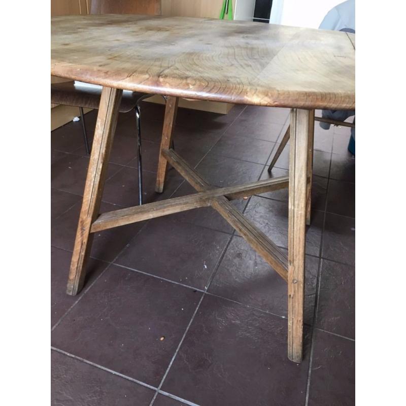 FREE TO COLLECT KITCHEN/DINING ROOM TABLE