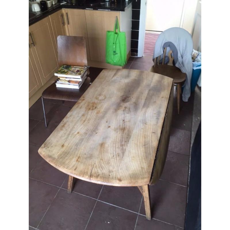 FREE TO COLLECT KITCHEN/DINING ROOM TABLE