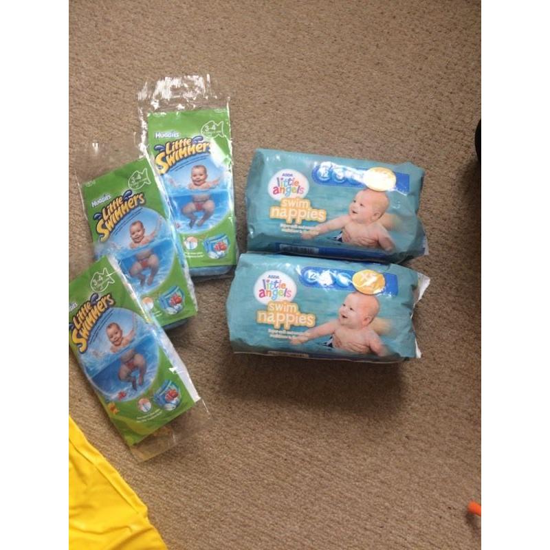 Baby swim seat and swim nappies
