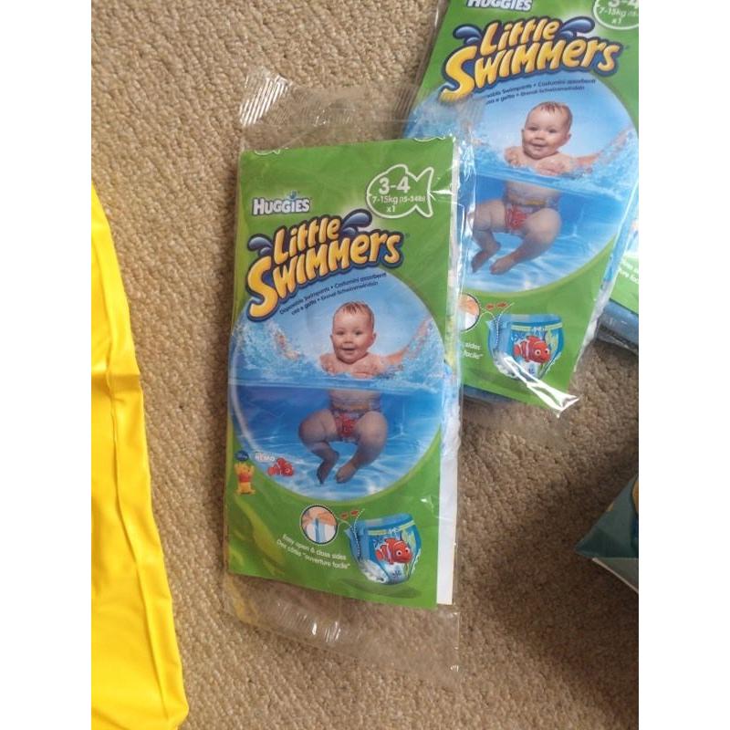 Baby swim seat and swim nappies