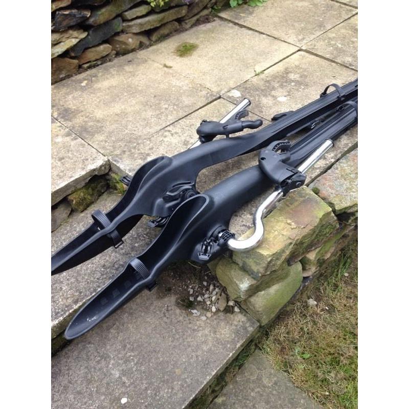 PAIR CYCLE CARRIERS
