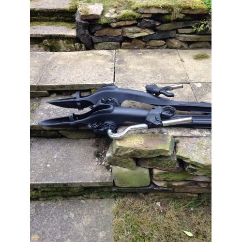 PAIR CYCLE CARRIERS