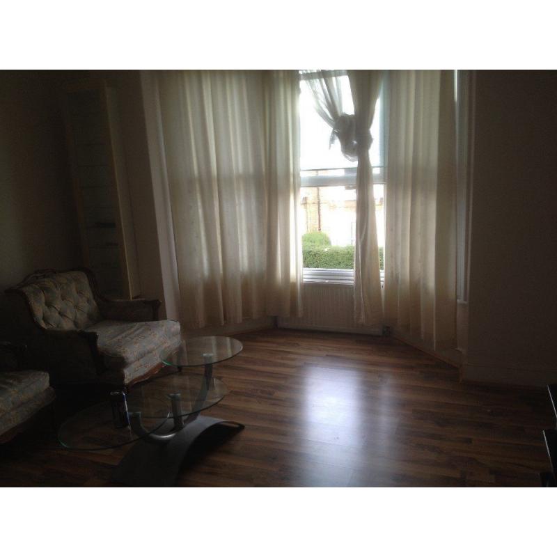 HOMESWAP: VERY LARGE BEAUTIFUL 1BED CONVERSION FOR 1/2BED CONVERSION