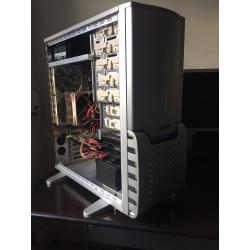 Intel Core 2 Quad Q6600 PC - HP Monitor - Mouse & Keyboard - Creative Speakers