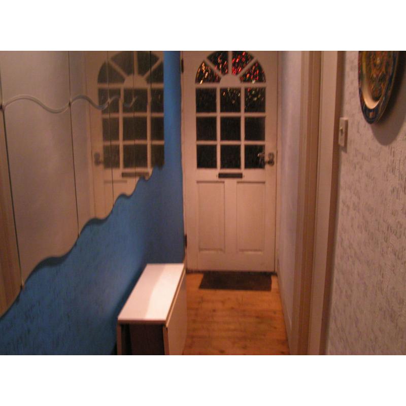 Double room available in Gay friendly 2 bed Maisonette Sw18 great transport Wandsworth.Earlsfield.