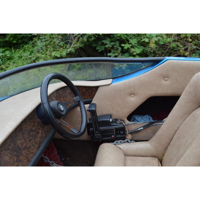 Simm Super Vee speed boat