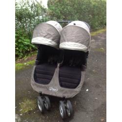Double city jogger with carrycot