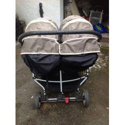 Double city jogger with carrycot
