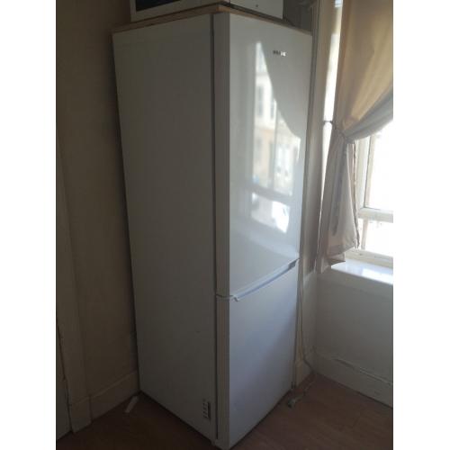 Samsung RL39THCSW Fridge Freezer