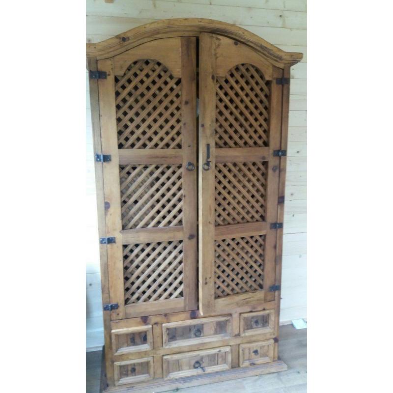 HANDCRAFTED MEXICAN DRINKS BAR/CABINET