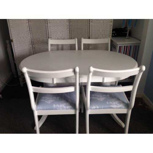 Table With 4 Chairs.