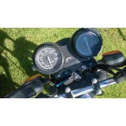 YAMAHA ybr 125 silver .good commuter bike.100mpg.