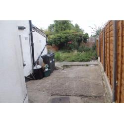 Beautiful ensuit double room near Hounslow High street