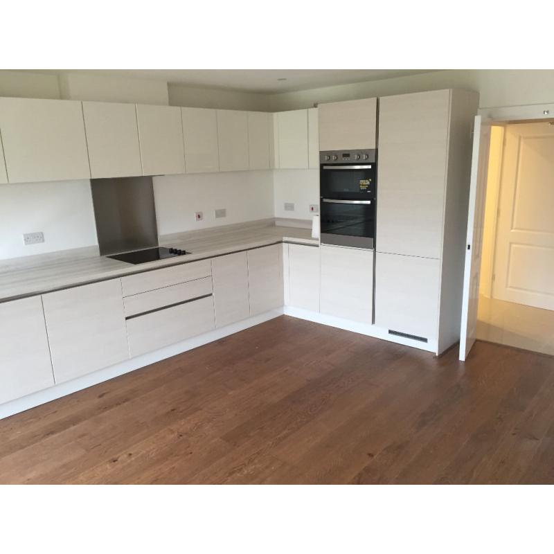 Lovely room in Heathrow location