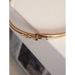 9ct gold bangle
