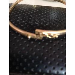 9ct gold bangle