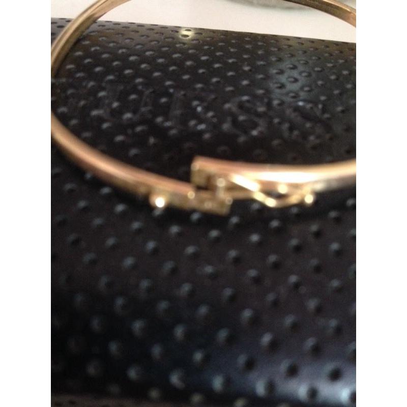 9ct gold bangle