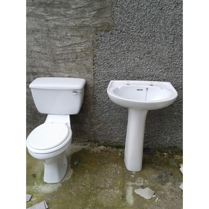 toilet and handbasin for sale 55stg