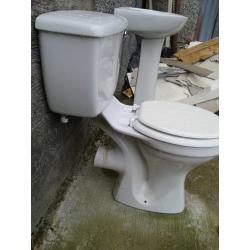 toilet and handbasin for sale 55stg