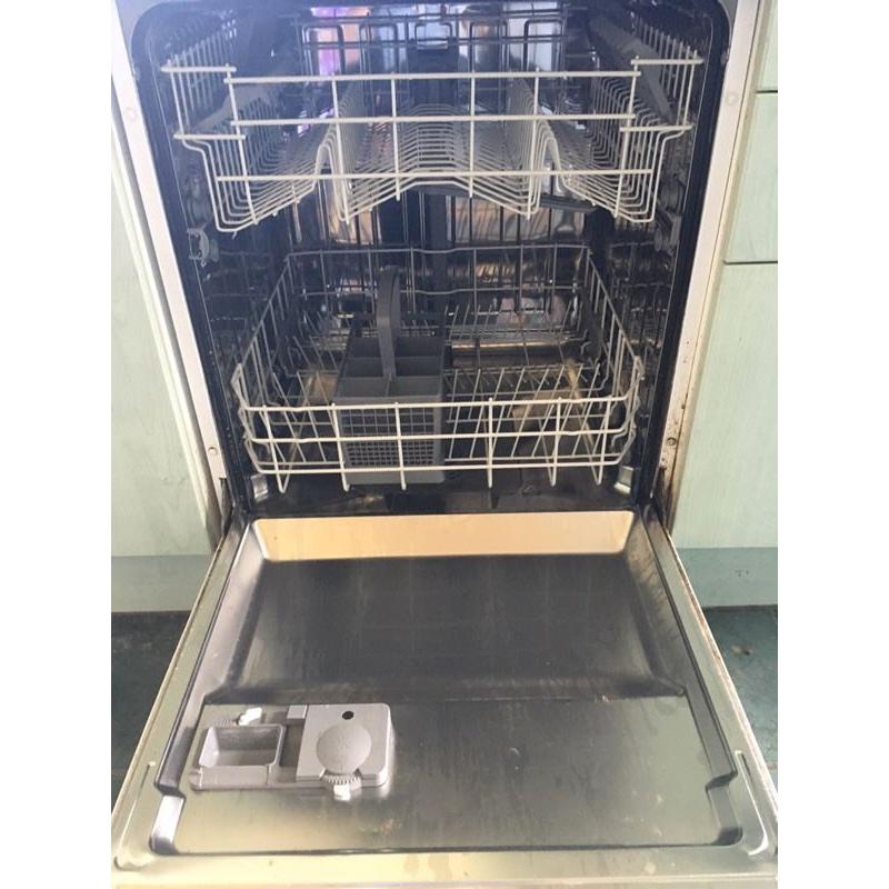 Dishwasher - Quick sale