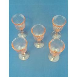 5 wine glasses pink