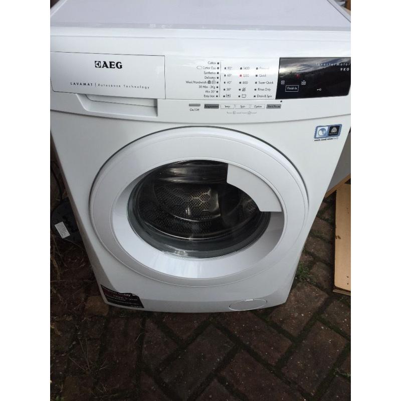 Various New and Unused Fridge freezers / Double ovens