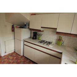 LOVELY DOUBLE ROOM FOR SINGLE USE IN ARCHWAY AREA, NICE RESIDENTIAL NEIGHBOURHOOD POSTC N194BE (28J)