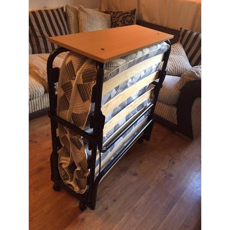 Foldable bed single