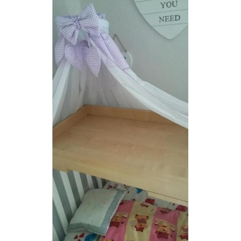 Table / cot top changing board