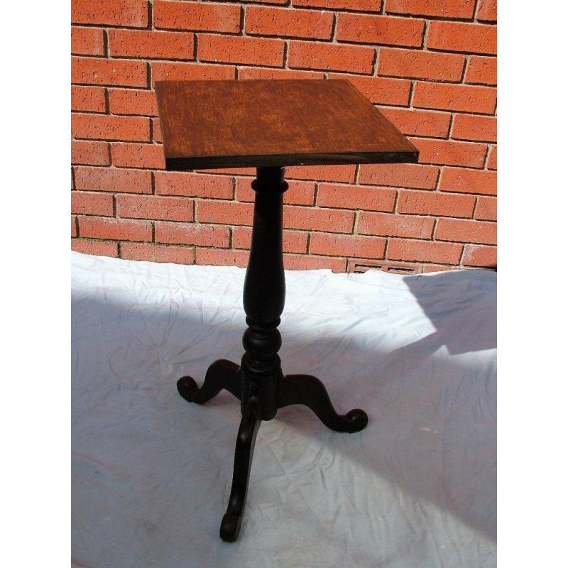 ANTIQUE FLOWER POT STAND