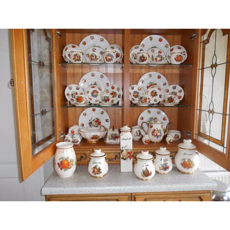 Bargain Earthenware crockery set with fruit design