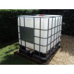 I.B.C Container 1000 ltr / Water Collection / Water Butt / Allotment / Free Local Delivery