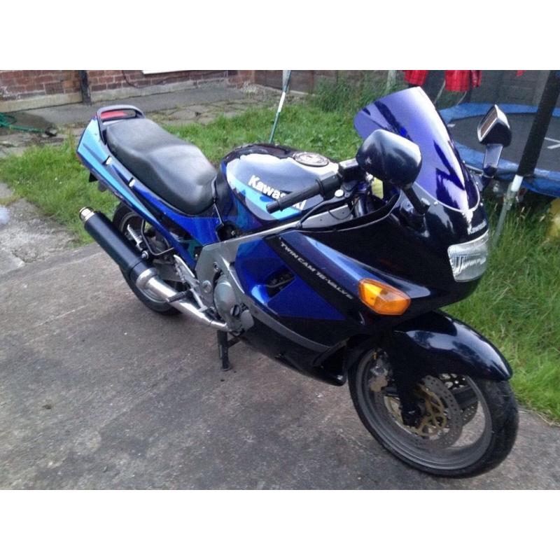 Kawasaki zzr 600