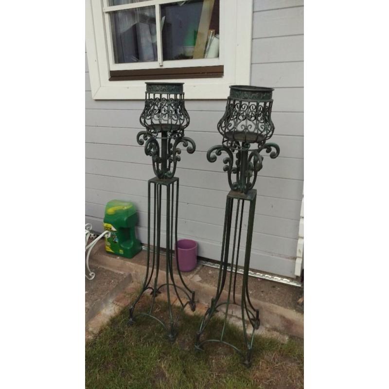 2 x Iron garden patio candles holders flowers pots ornament