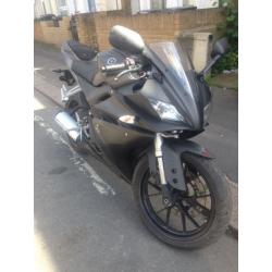 2014 ABS Yamaha YZF R-125 r125 in Grey great condition